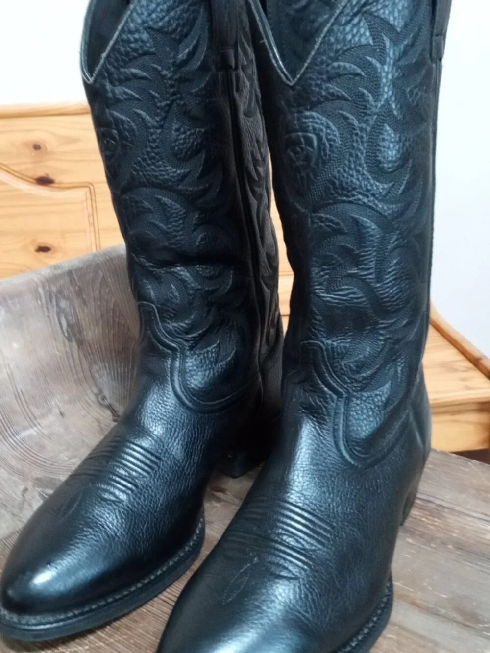 Ariat Men's Size 8 Heritage R Toe Western Boots
